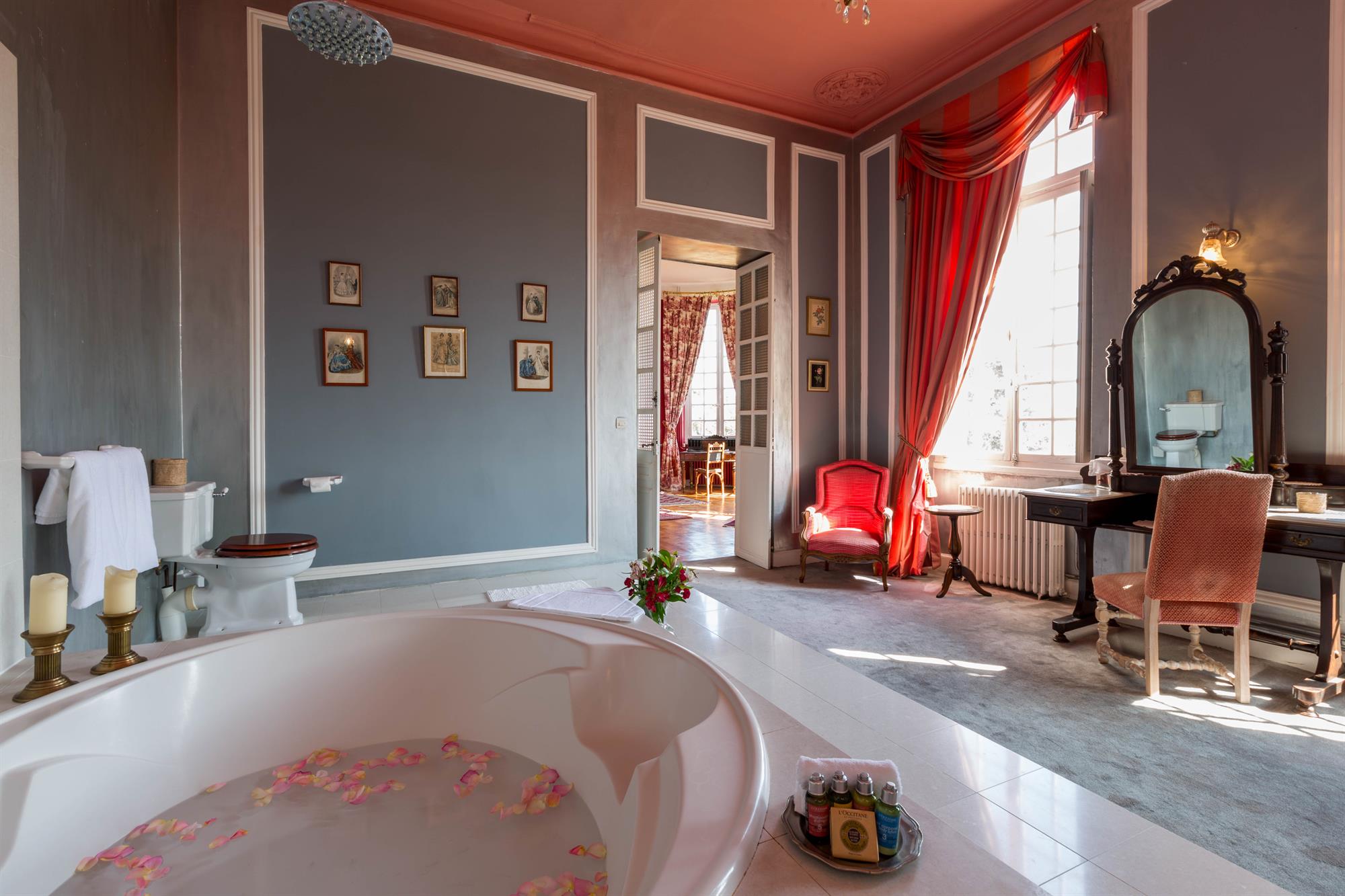 Opulent bathroom